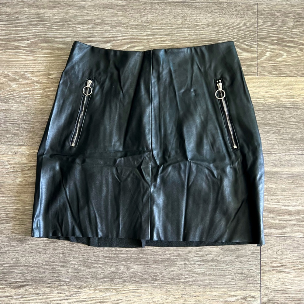 Black Faux Leather Mini Skirt with Zipper Detail